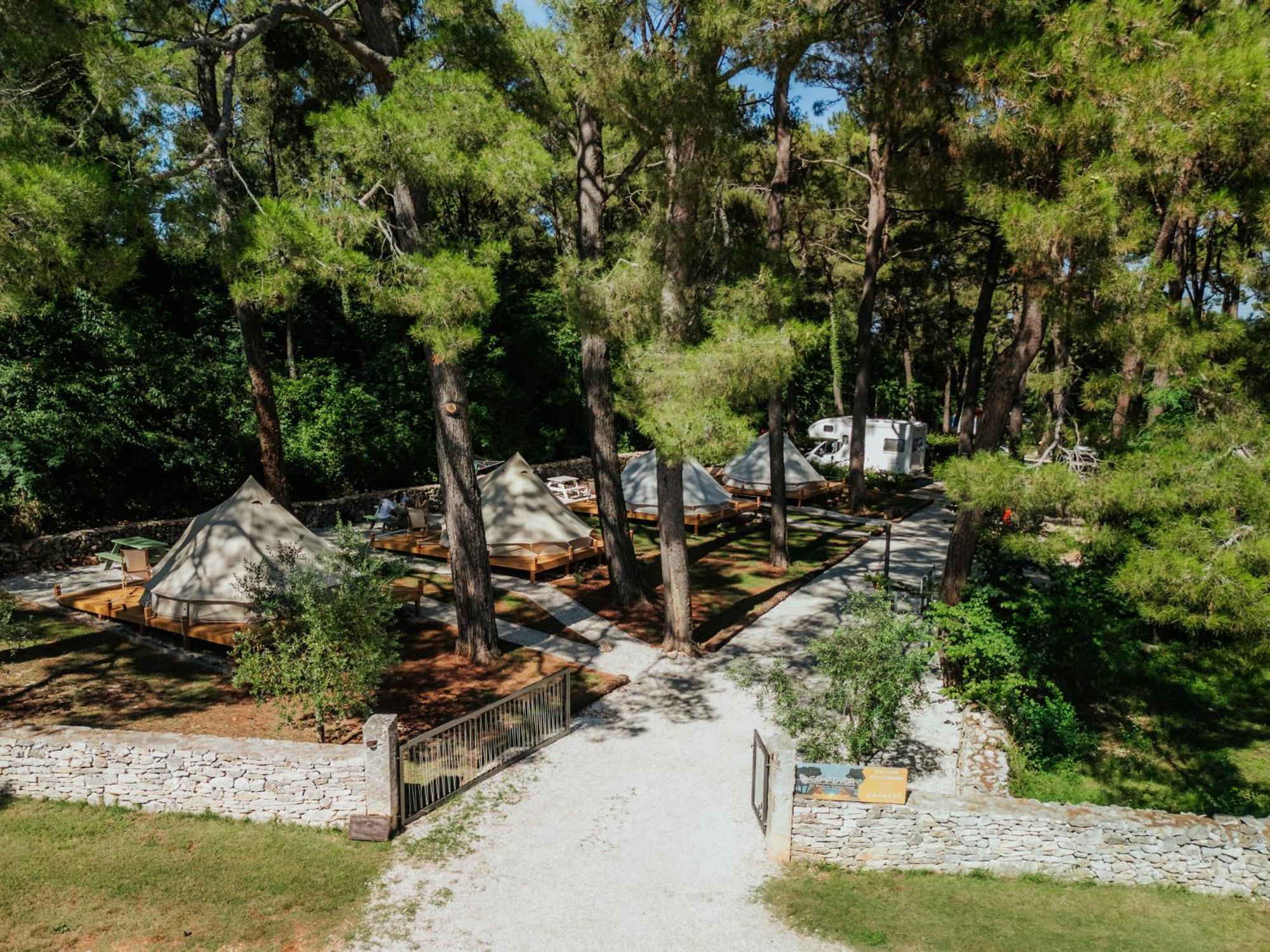 Gasthof Camp 'dvor' Bell Tent Manjadvorci